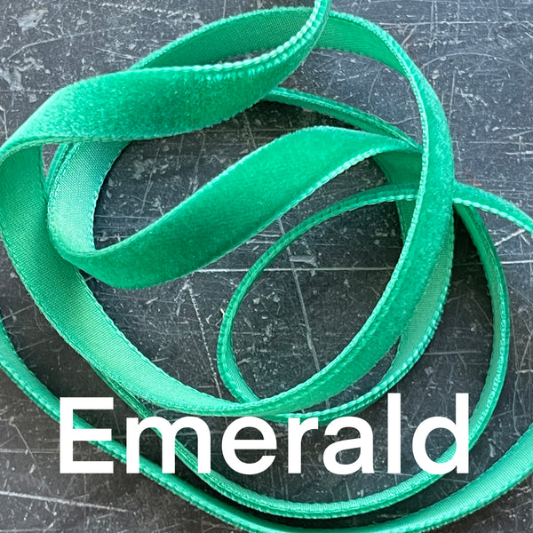 emerald green velvet ribbon 